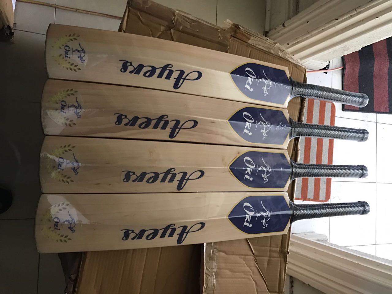 Cricket Bat - Ozi Sports Ayers